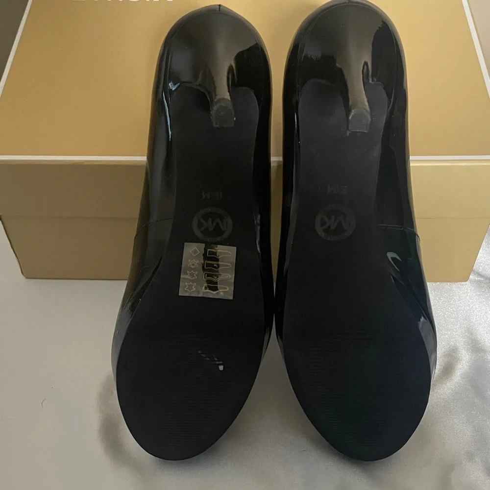 Michael Kors Shiny Black Platform Heels - Picture 4 of 4